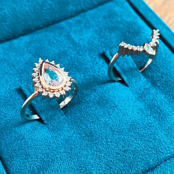 Cappucine Beverly Morganite and Diamond Ring Set - Picture 8 of 11